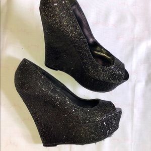 5”heel 2” Platform Black Glitter size 7
